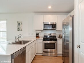 4206 Barrington Cv Ln in Baytown, TX - Building Photo - Building Photo