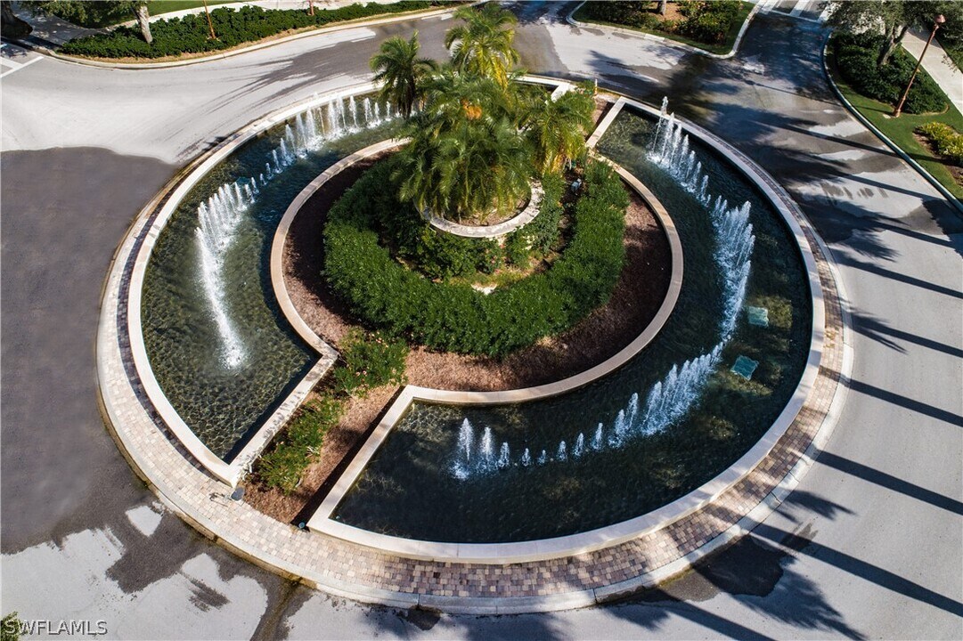 9458 Piacere Way in Naples, FL - Building Photo