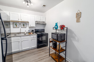 9626 9th Bay Street, Unit Furnished 2 Bedroom in Norfolk, VA - Building Photo - Building Photo