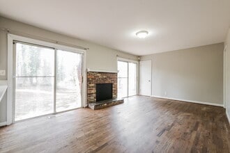 2782 Scenic Terrace in East Point, GA - Building Photo - Building Photo