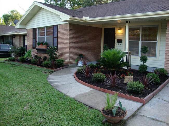 7422 Dunlap St in Houston, TX - Building Photo - Building Photo