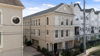 710 Jackson Hill St in Houston, TX - Building Photo