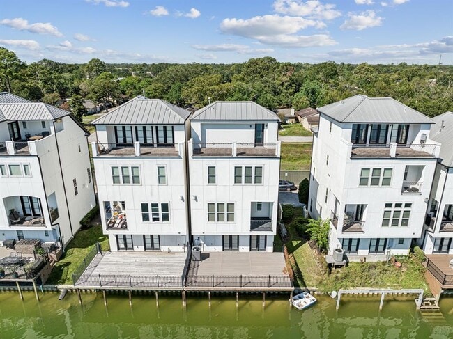 2122 Lakeshore Edge Dr in Houston, TX - Building Photo - Building Photo