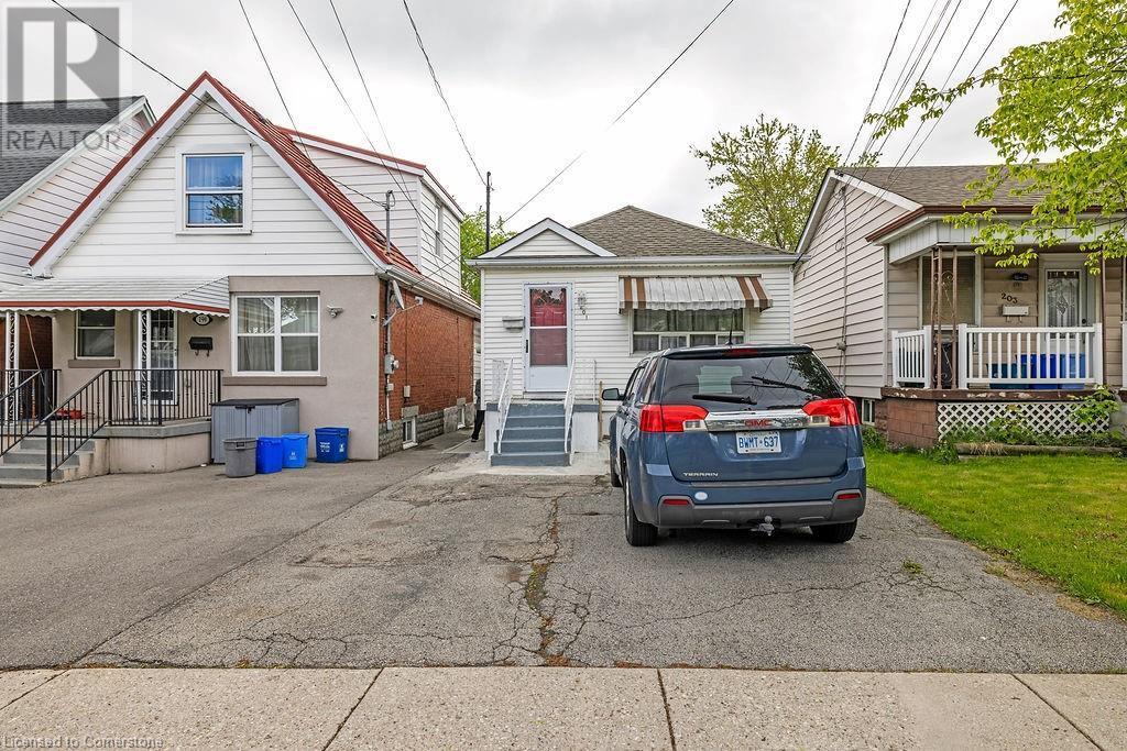 201 E 23rd St in Hamilton, ON - Building Photo