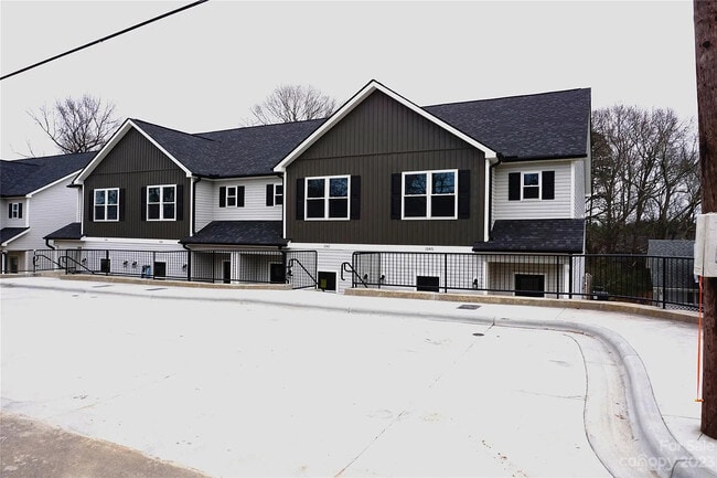 property at 1040 McLain Rd