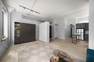 705 Main St in Houston, TX - Building Photo - Building Photo