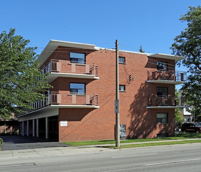 50 Hilda Ave in Hamilton, ON - Building Photo - Building Photo