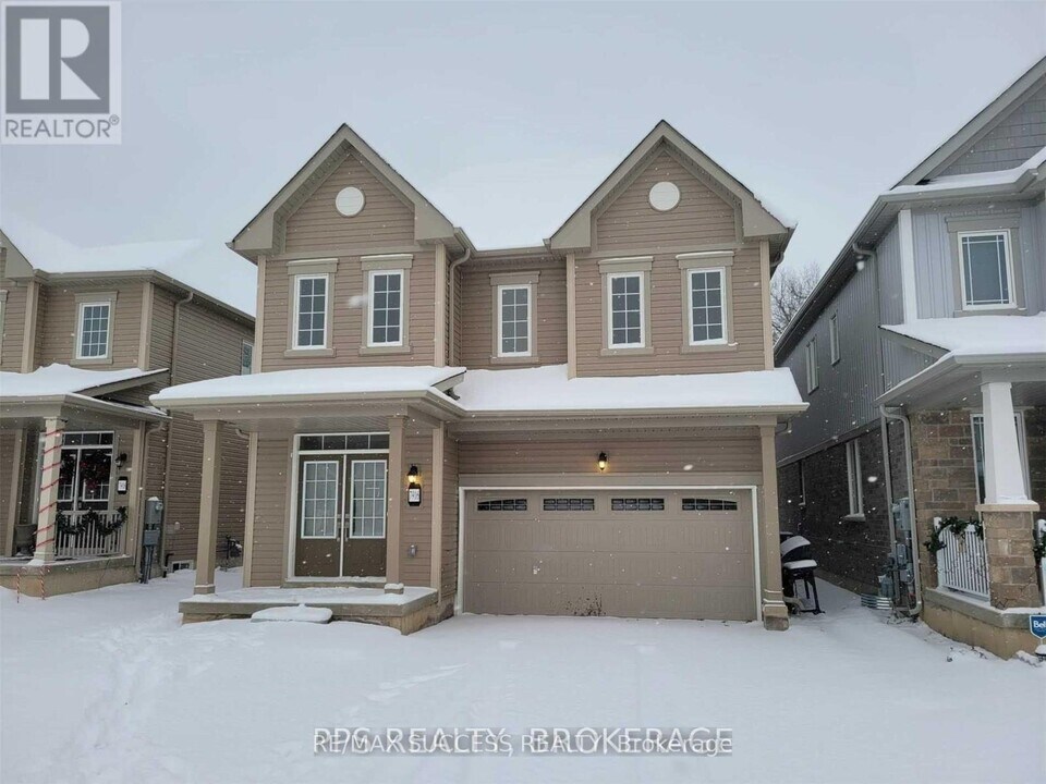 7916 Odell Crescent in Niagara Falls, ON - Building Photo