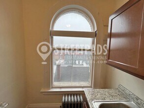 2 Ware St in Cambridge, MA - Building Photo - Building Photo