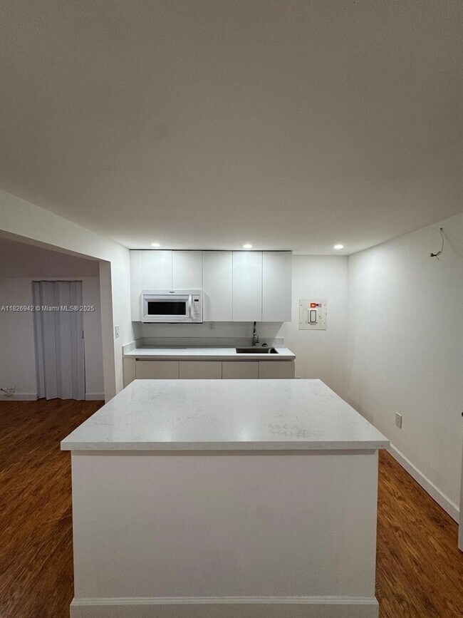 10805 NW 10th Ave in Miami, FL - Building Photo - Building Photo