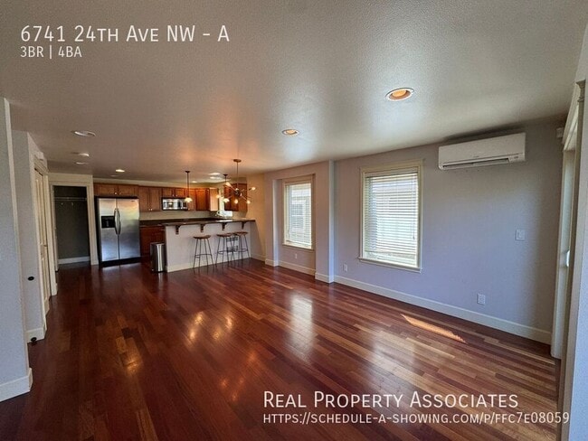 6741 24th Ave NW in Seattle, WA - Building Photo - Building Photo