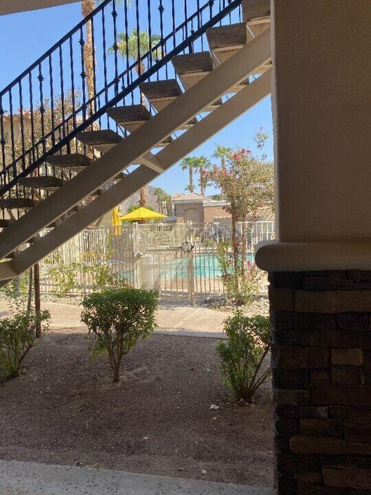 50700 Santa Rosa Plz in La Quinta, CA - Building Photo
