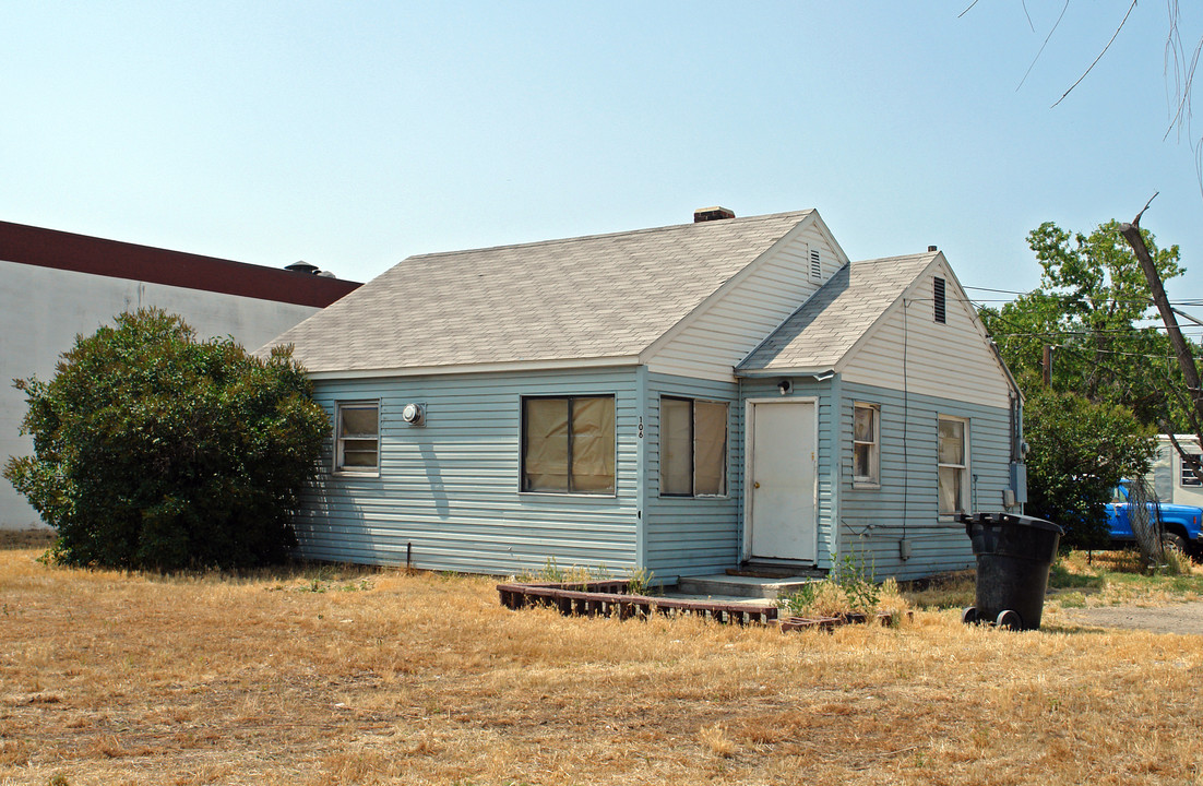 106 W 37th St in Garden City, ID - Building Photo