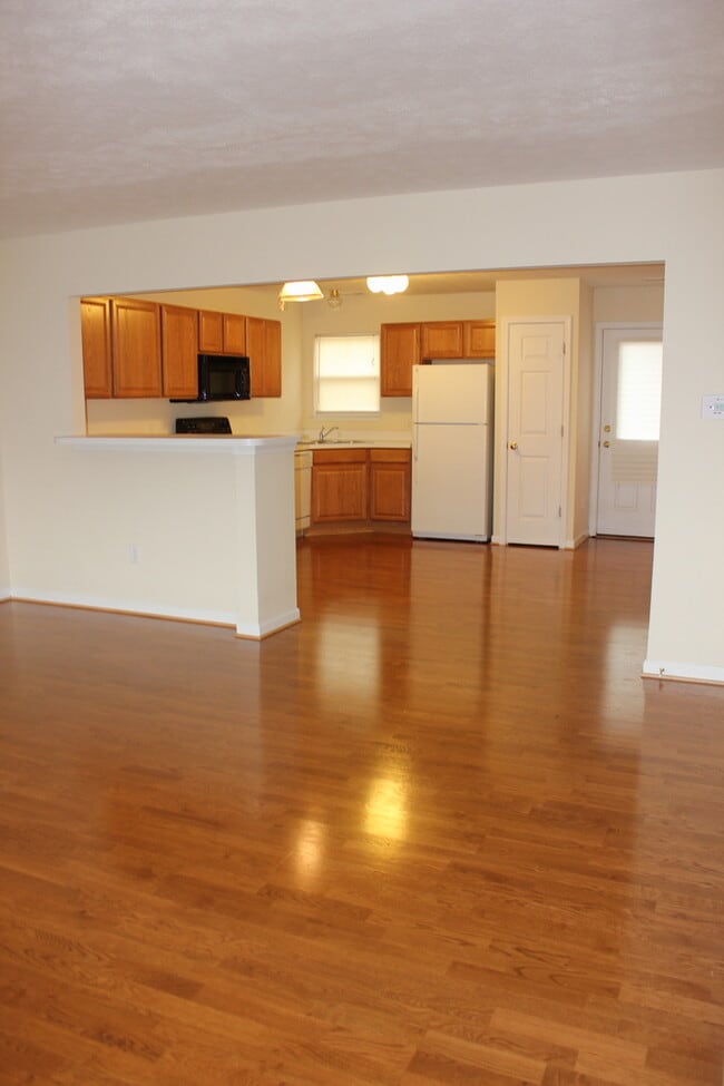 1295 Old Richmond Circle in Harrisonburg, VA - Building Photo - Building Photo