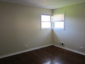 4550 Lilac Ave in Glenview, IL - Foto de edificio - Building Photo