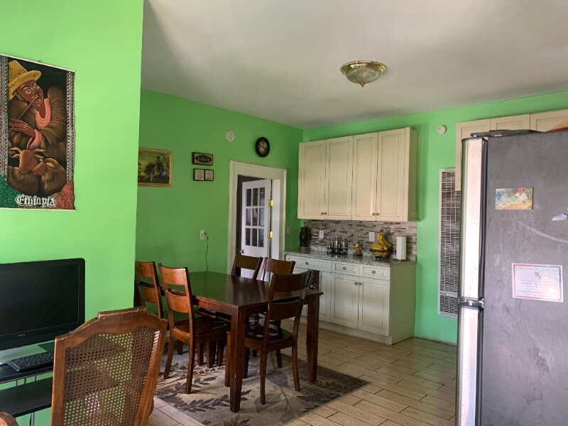 103 S Cliff St in Ansonia, CT - Building Photo