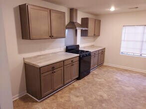 6 Sunset Circle B in Orange, TX - Building Photo - Building Photo