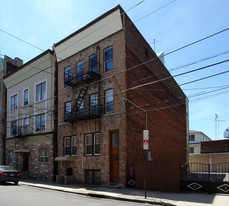 70 Nichols St Apartments