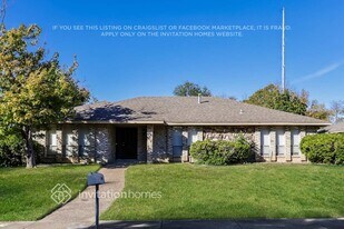945 Clear Springs Dr in Desoto, TX - Building Photo