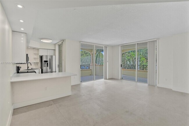 1834 Brickell Ave in Miami, FL - Building Photo - Building Photo