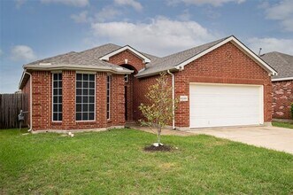 9125 Vineyard Ln in Fort Worth, TX - Building Photo - Building Photo