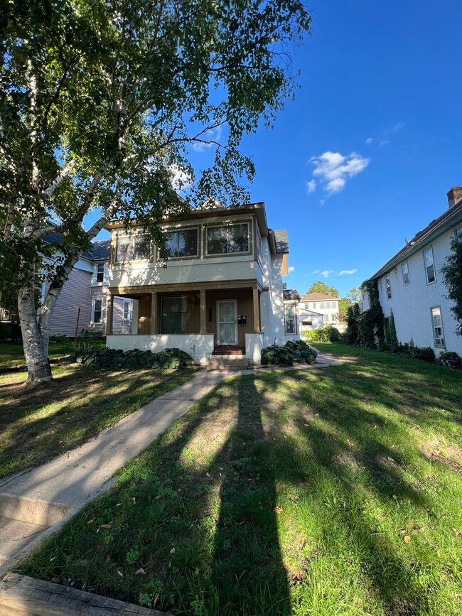 2243 Pierce St NE, Unit 1