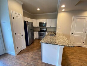 6322 Melanzane Ave in San Antonio, TX - Building Photo - Building Photo