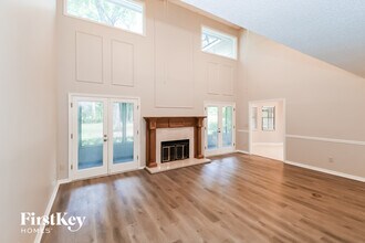 2790 Ravines Rd in Middleburg, FL - Foto de edificio - Building Photo