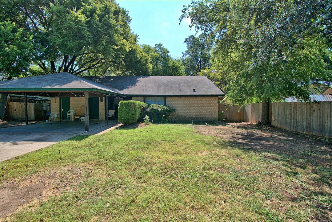 9303 Quail Field Dr in Austin, TX - Building Photo