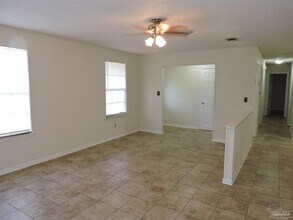 7031 Redondo Dr in Pensacola, FL - Building Photo - Building Photo