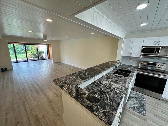 620 Spring Lakes Blvd in Bradenton, FL - Building Photo - Building Photo