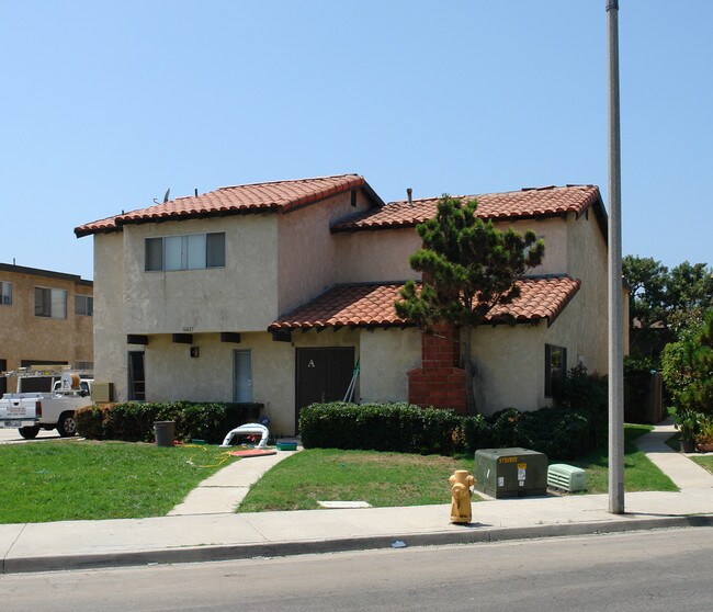 16421 Waterway Cir in Huntington Beach, CA - Building Photo - Building Photo