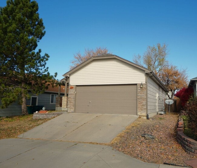 6151 Bow River Dr in Colorado Springs, CO - Building Photo - Building Photo