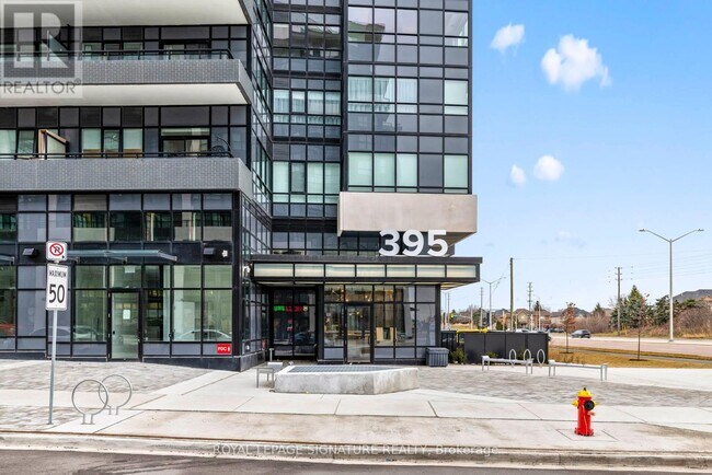 395 Dundas St W in Oakville, ON - Building Photo - Building Photo