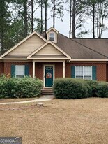 1114B Southbend Dr in Statesboro, GA - Building Photo