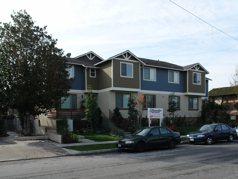 Stoneridge Townhomes in Los Alamitos, CA - Building Photo