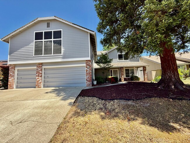 property at 1324 Kingswood Dr