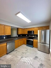 12869 Climbing Ivy Dr in Germantown, MD - Building Photo - Building Photo