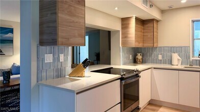 208 Bobolink Way in Naples, FL - Building Photo - Building Photo