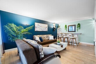 9060 Palisade Ave in North Bergen, NJ - Foto de edificio - Building Photo