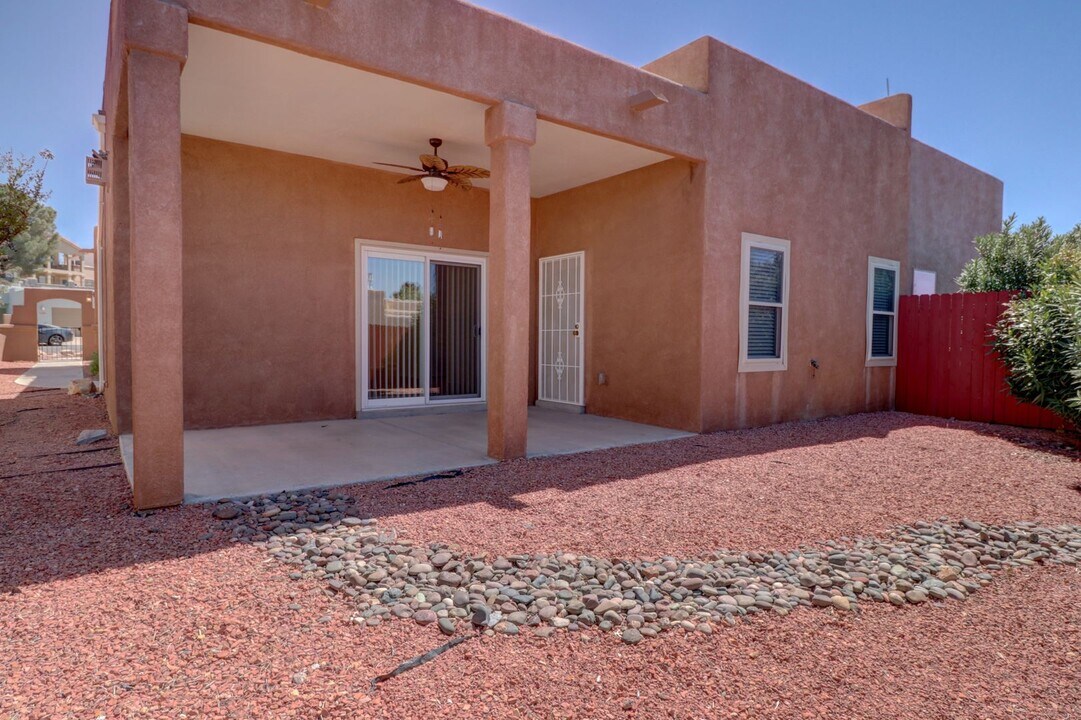 2305 Santo Domingo Ave in Las Cruces, NM - Building Photo