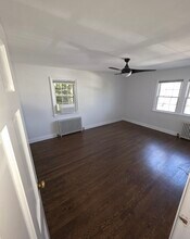 11 Lawrence Ave in Malverne, NY - Foto de edificio - Building Photo