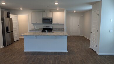 415 Coconut Dr in Bloomingdale, GA - Building Photo - Building Photo