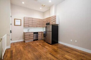 227 Malcolm X Blvd in Brooklyn, NY - Building Photo