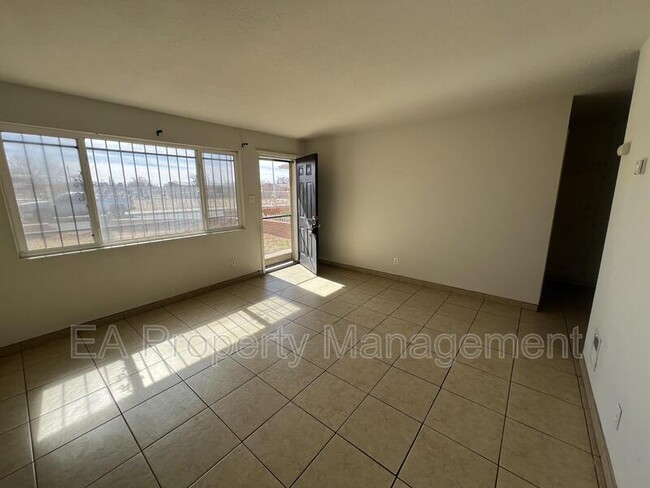 7013 Trumbull Ave SE in Albuquerque, NM - Building Photo - Building Photo