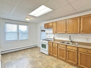 116 Main St, Unit B in Kingston, PA - Building Photo - Building Photo