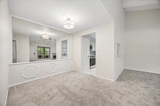 5711 Sugar Hill Dr in Houston, TX - Building Photo - Building Photo