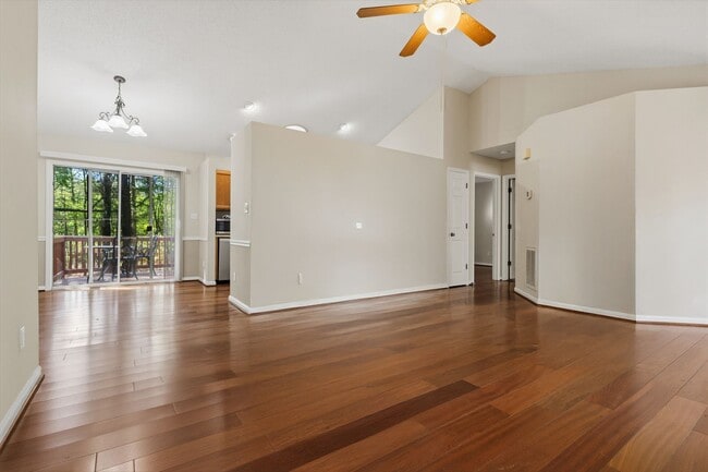 106 Laura May Ln in Chapel Hill, NC - Building Photo - Building Photo