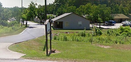 1701 S Jones St in Winnfield, LA - Building Photo - Building Photo