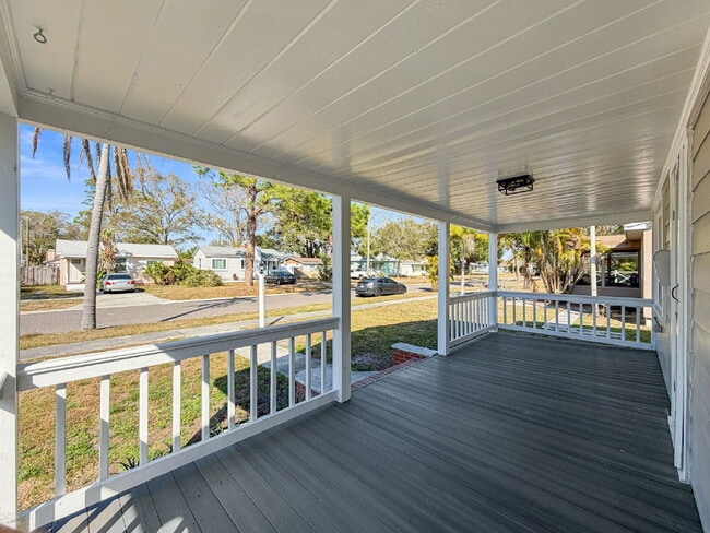 768 49th Ave N in St. Petersburg, FL - Building Photo - Building Photo